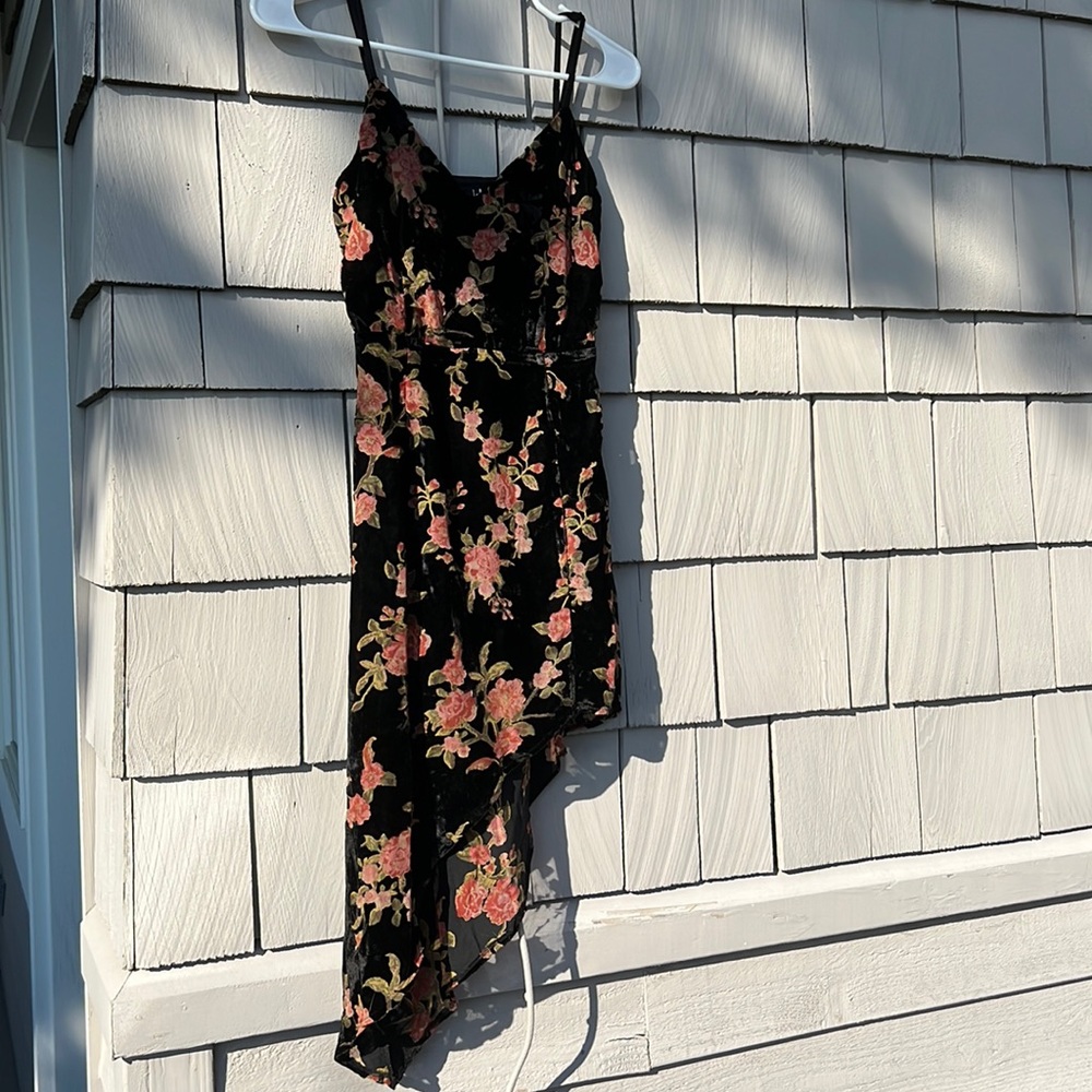 Lulu’s Asymmetrical Floral Dress